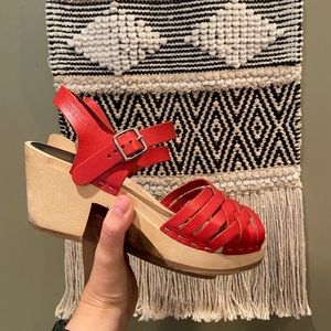 SWEDISH HASBEENS RED CLOG SANDALS EU 37